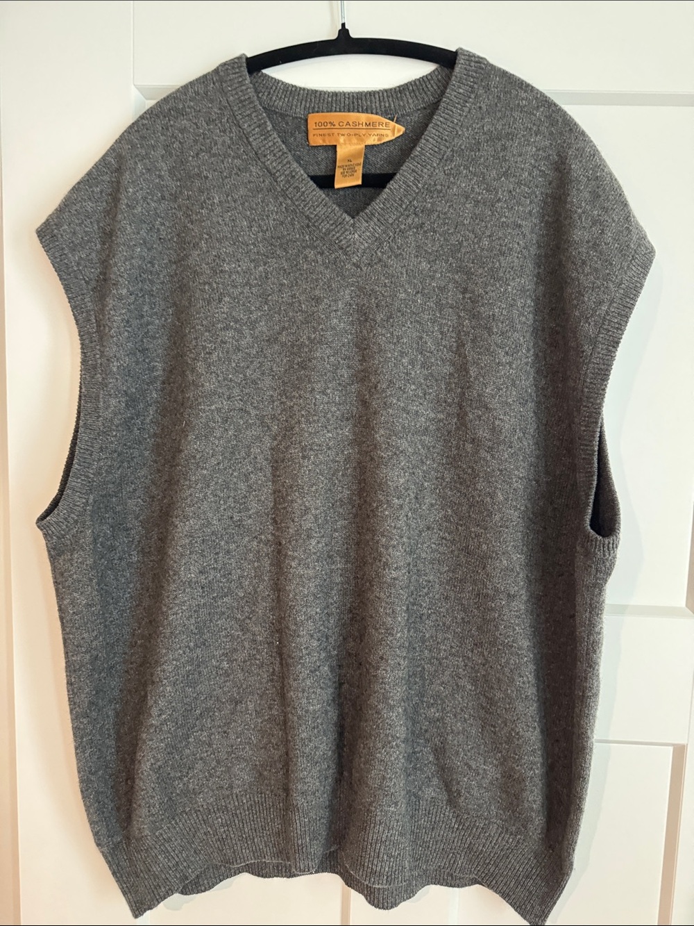 Men's V-Neck Cashmere Sweater Vest - Gray